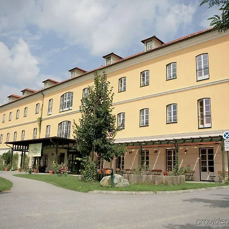 Hotel Jufa 3*