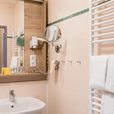 Jufa Hotel 3*